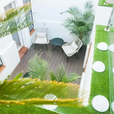 阿布里尔公寓 *